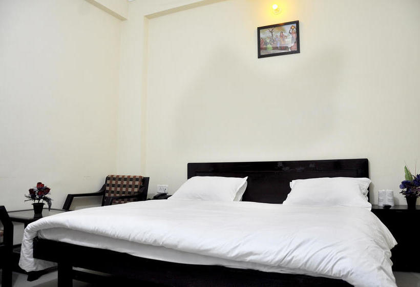 בית מלון כפרי Aananda  Haridwar