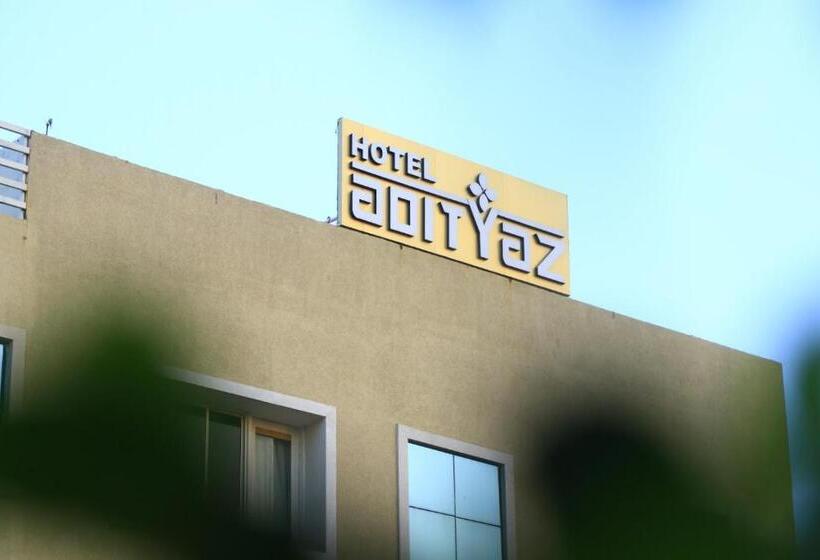 ホテル Adityaz