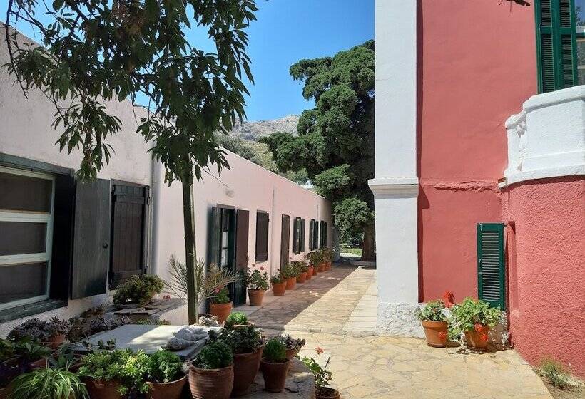 هتل Archontiko Angelou