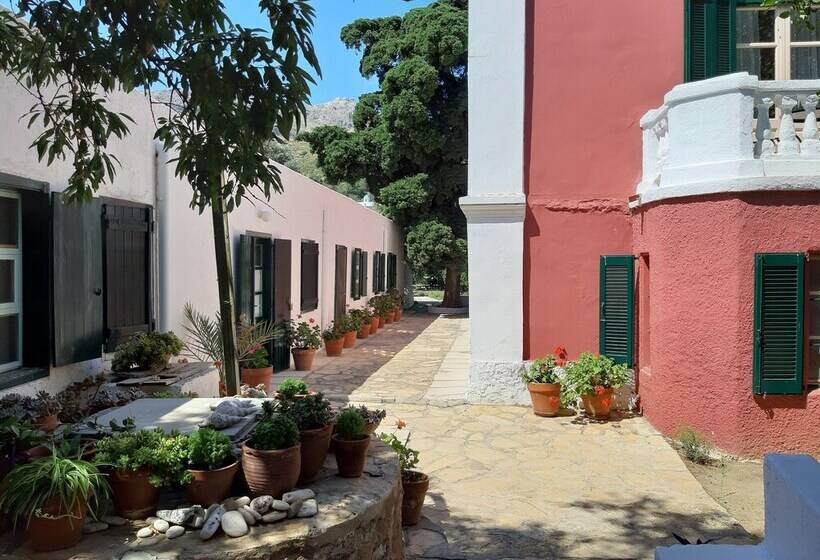 هتل Archontiko Angelou