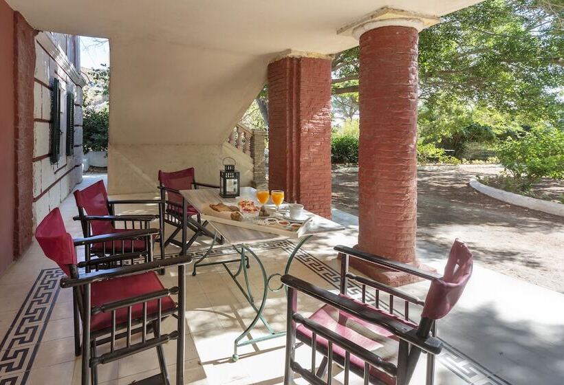 هتل Archontiko Angelou