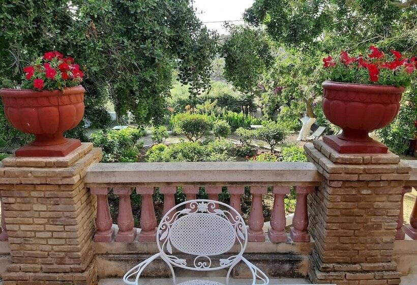 هتل Archontiko Angelou