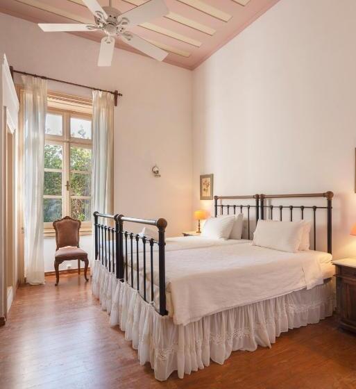 هتل Archontiko Angelou