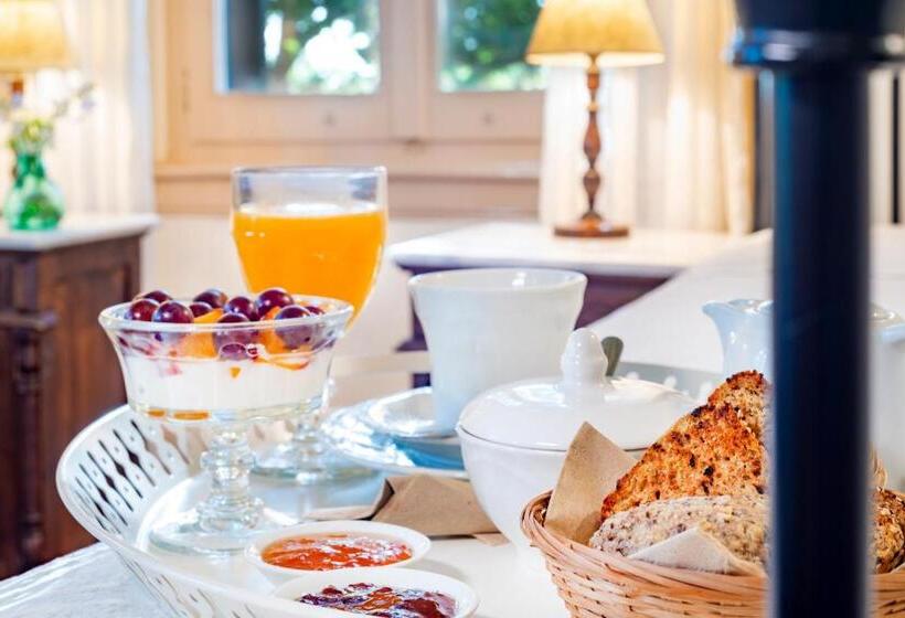 هتل Archontiko Angelou