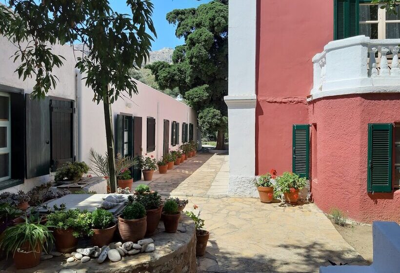 هتل Archontiko Angelou