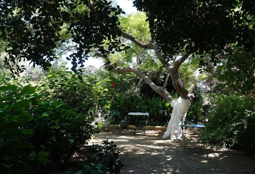 هتل Archontiko Angelou