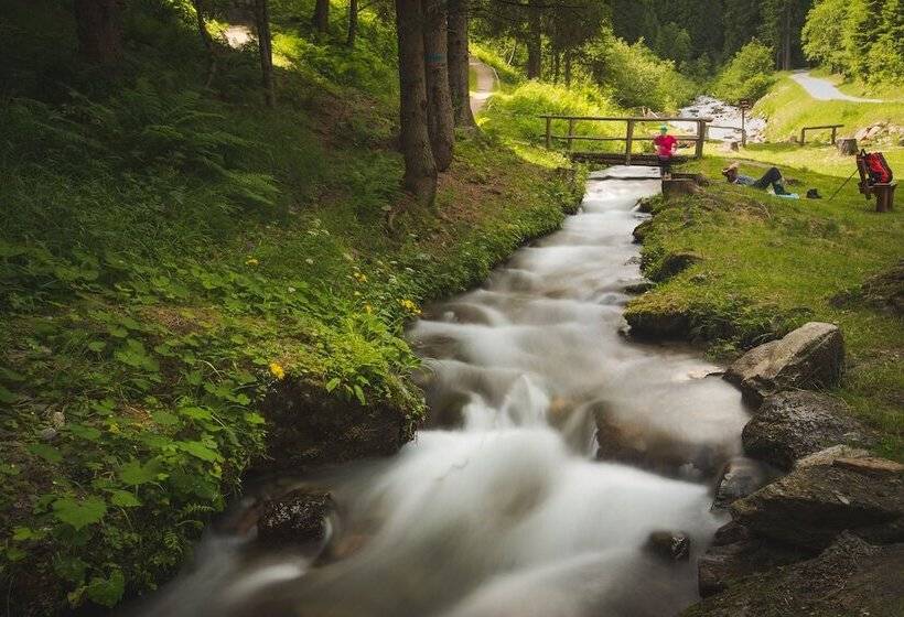 בית מלון כפרי Ariston Garden & Spa