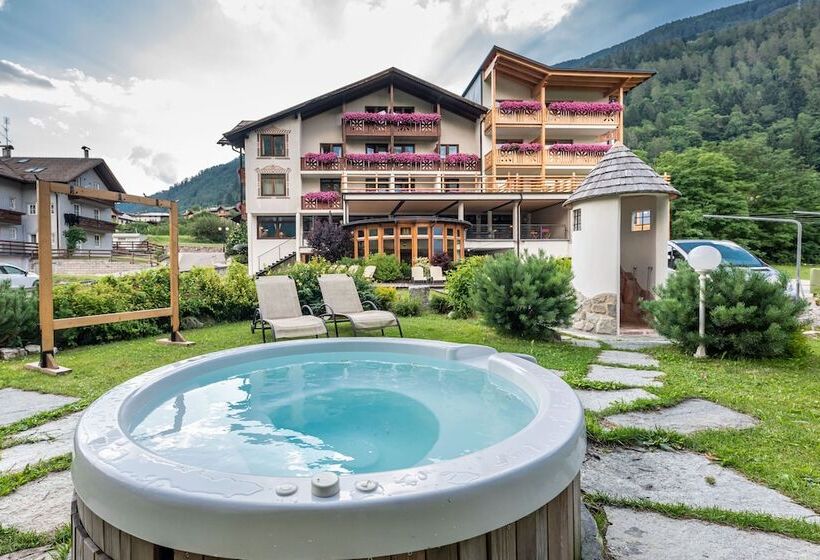 בית מלון כפרי Ariston Garden & Spa