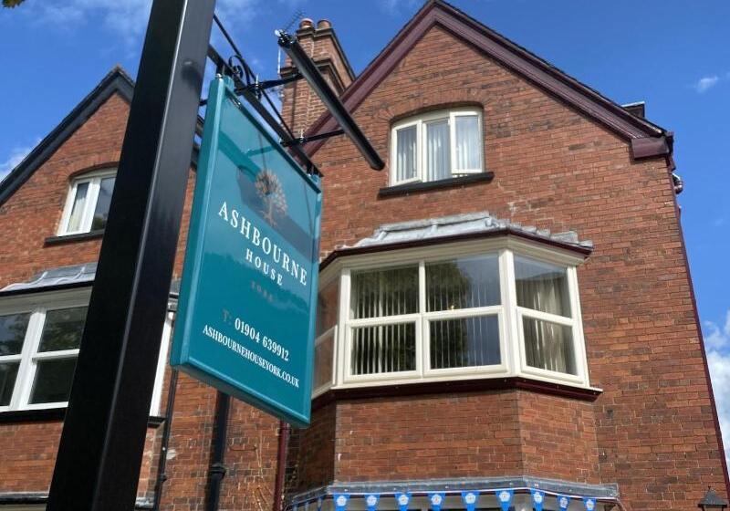 Отель Ashbourne House