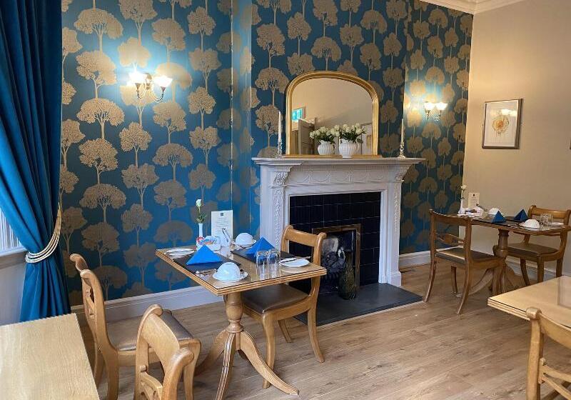 Отель Ashbourne House