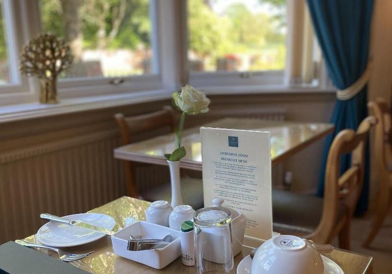 Отель Ashbourne House