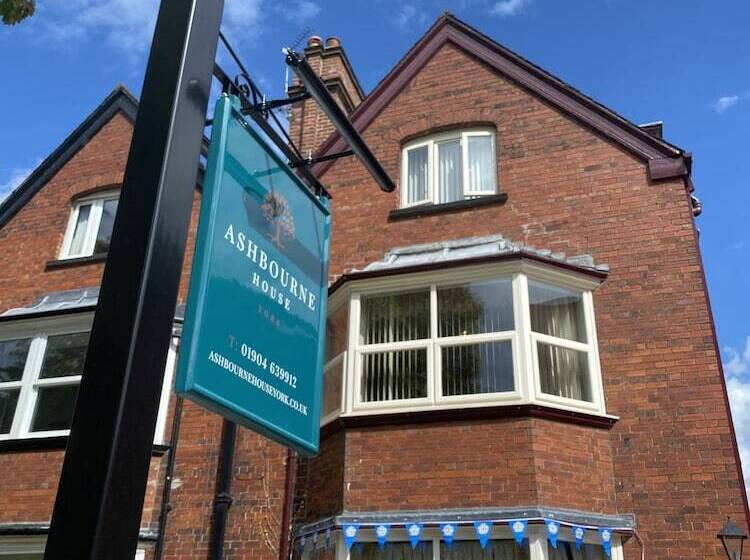 Отель Ashbourne House