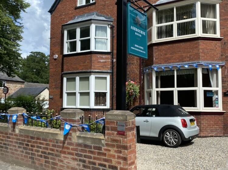 Отель Ashbourne House