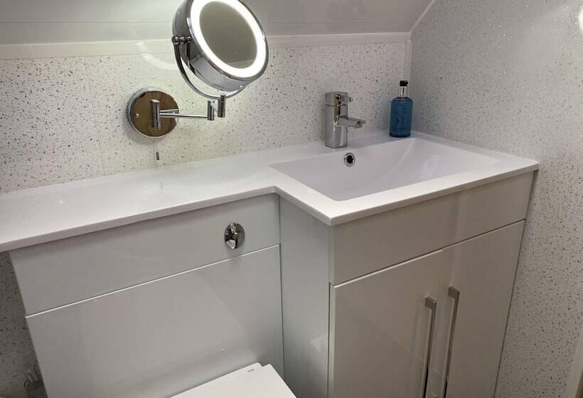 Отель Ashbourne House