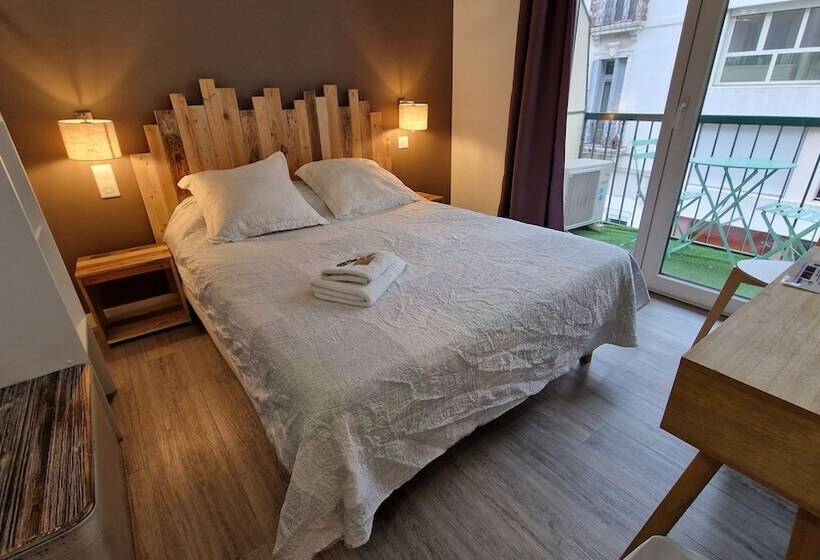 Отель Au Valery