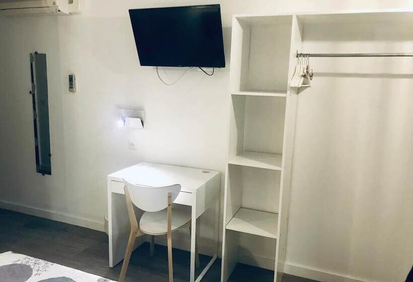 Отель Au Valery