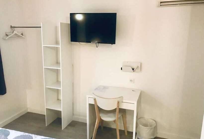 Отель Au Valery