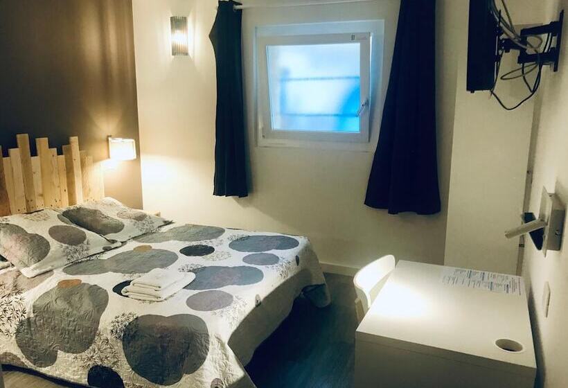 Отель Au Valery