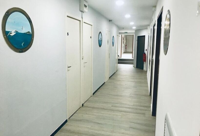 Отель Au Valery