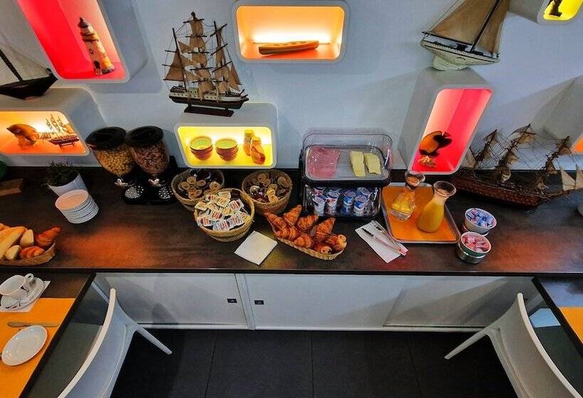 Отель Au Valery