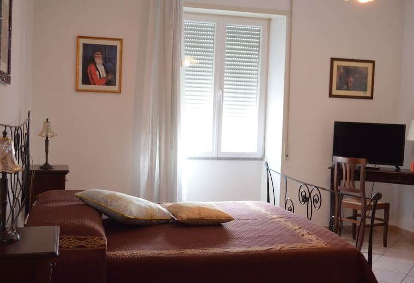 فندق B&b Oliena