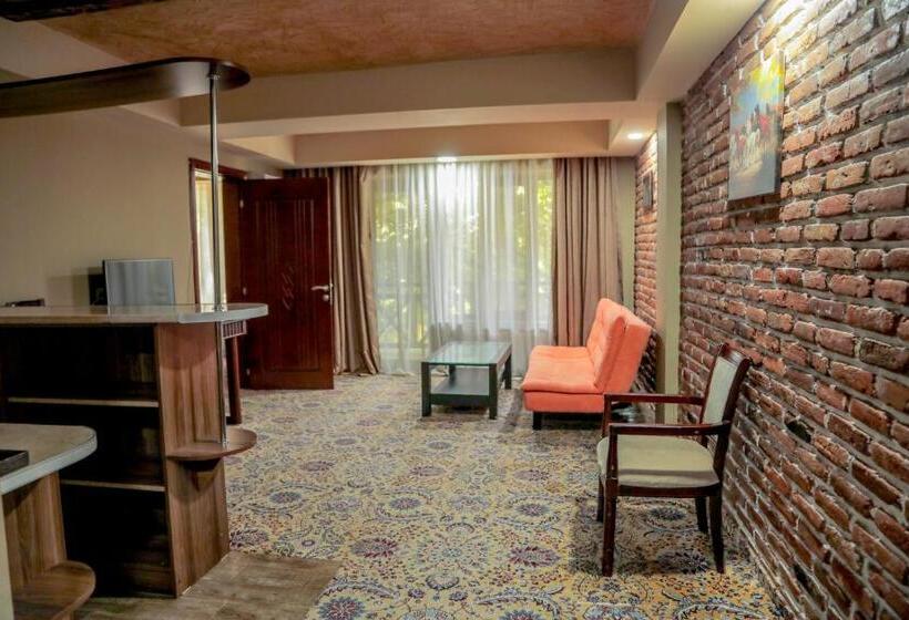 هتل Borjomi Palace Health & Spa Center