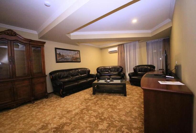 هتل Borjomi Palace Health & Spa Center