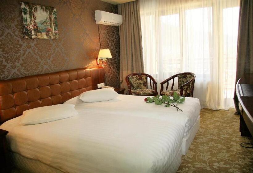 هتل Borjomi Palace Health & Spa Center