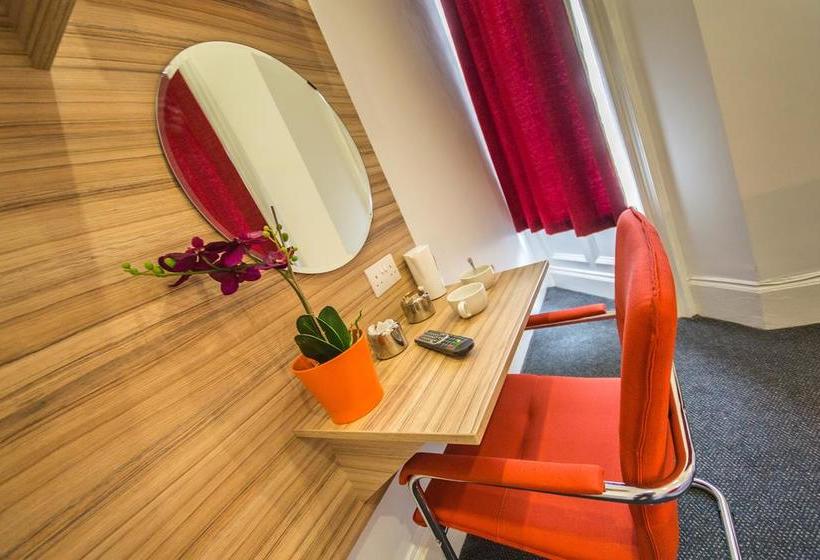 Отель Botanic Rest Queens Quarter