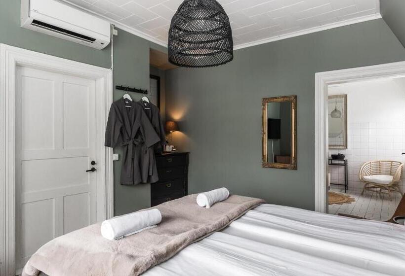 Отель Bridget Inn