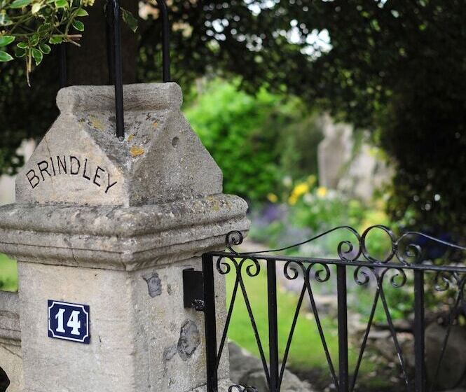 Отель Brindleys