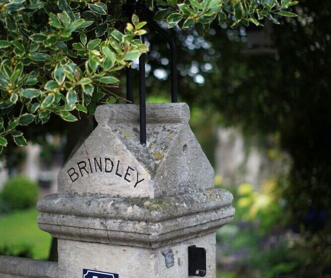 Отель Brindleys