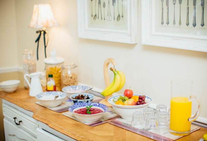 Отель Brindleys