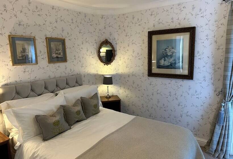 Burford Lodge Hotel   Adults Only