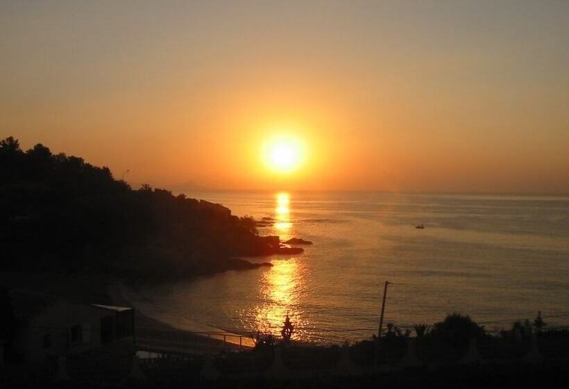 Cap Riviera Hotel & Restaurant Saint Aygulf