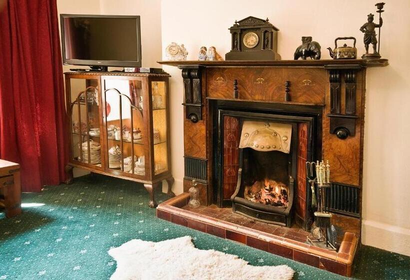 בית מלון כפרי Castlehouse B&b