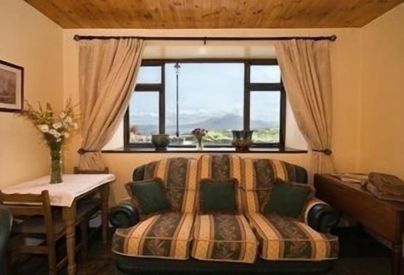 בית מלון כפרי Castlehouse B&b