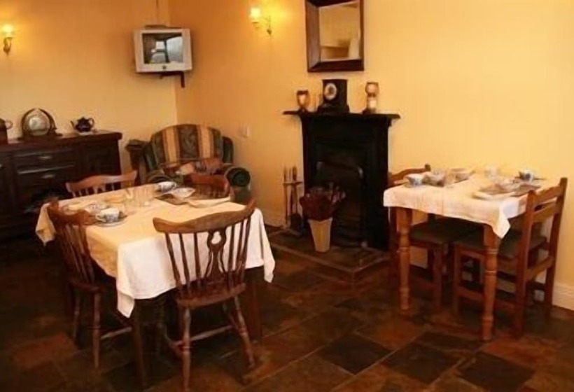 בית מלון כפרי Castlehouse B&b