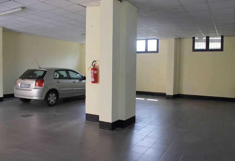 בית מלון כפרי Cavour Resort