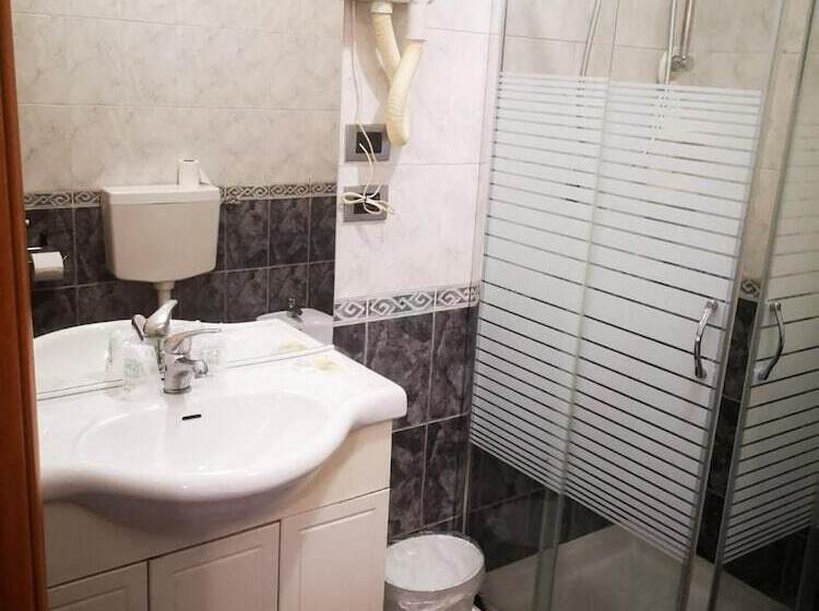 בית מלון כפרי Cavour Resort