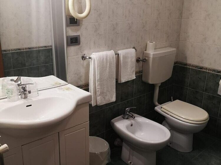 בית מלון כפרי Cavour Resort