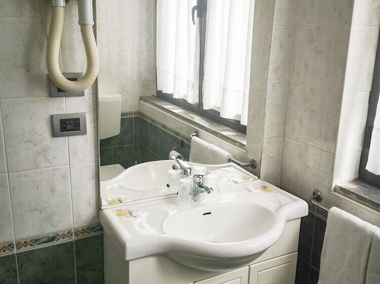 בית מלון כפרי Cavour Resort