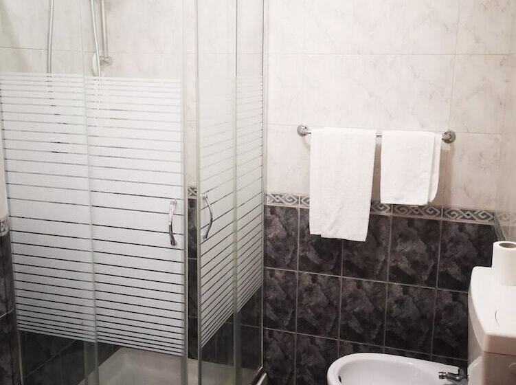 בית מלון כפרי Cavour Resort