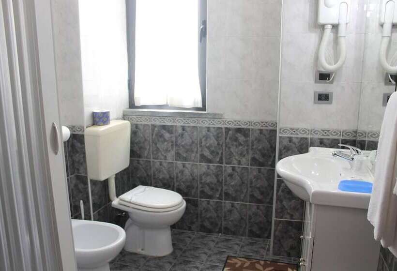 בית מלון כפרי Cavour Resort