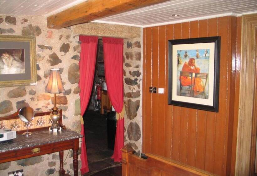 Отель Clenaghans