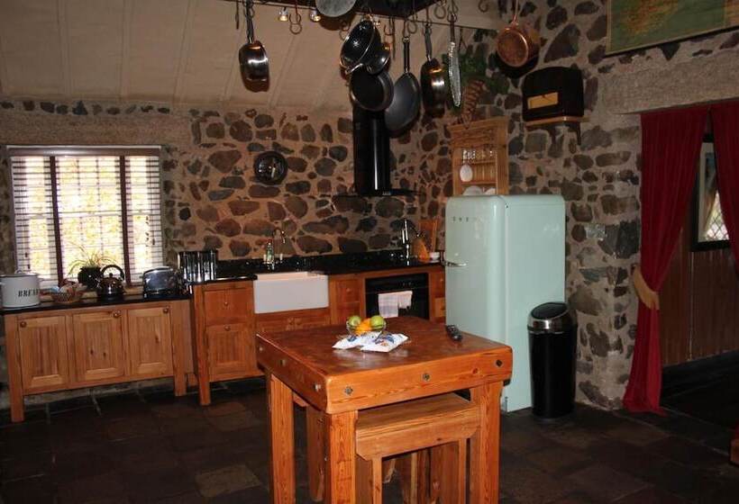 Отель Clenaghans