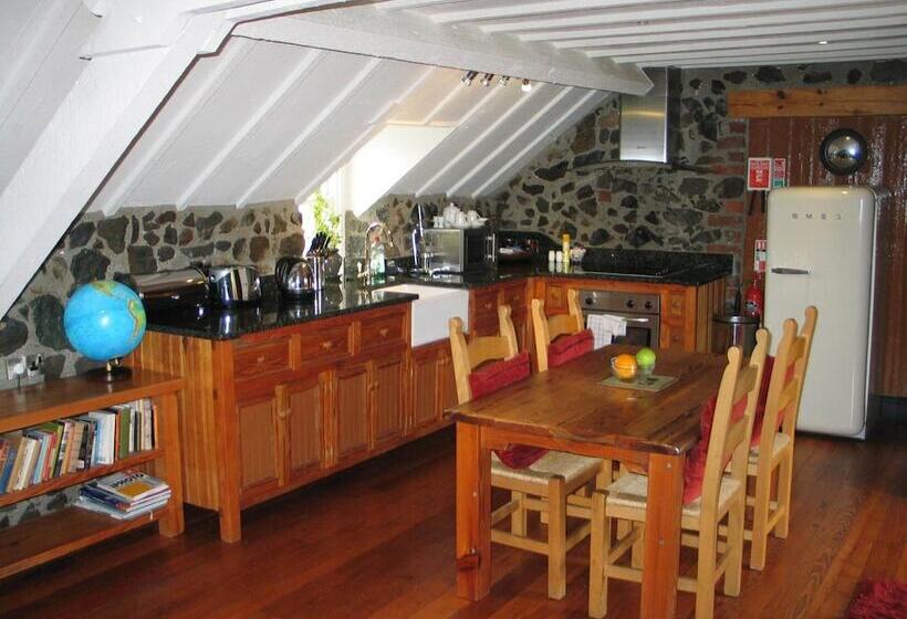 Отель Clenaghans