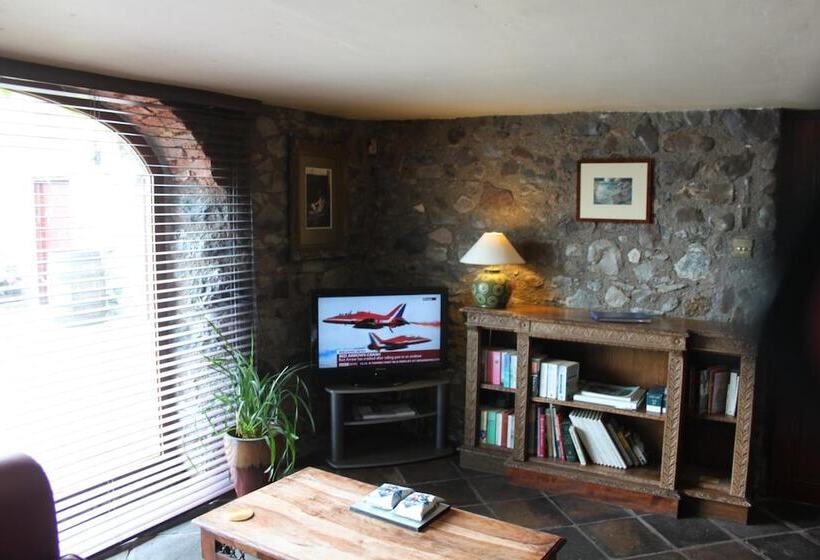 Отель Clenaghans