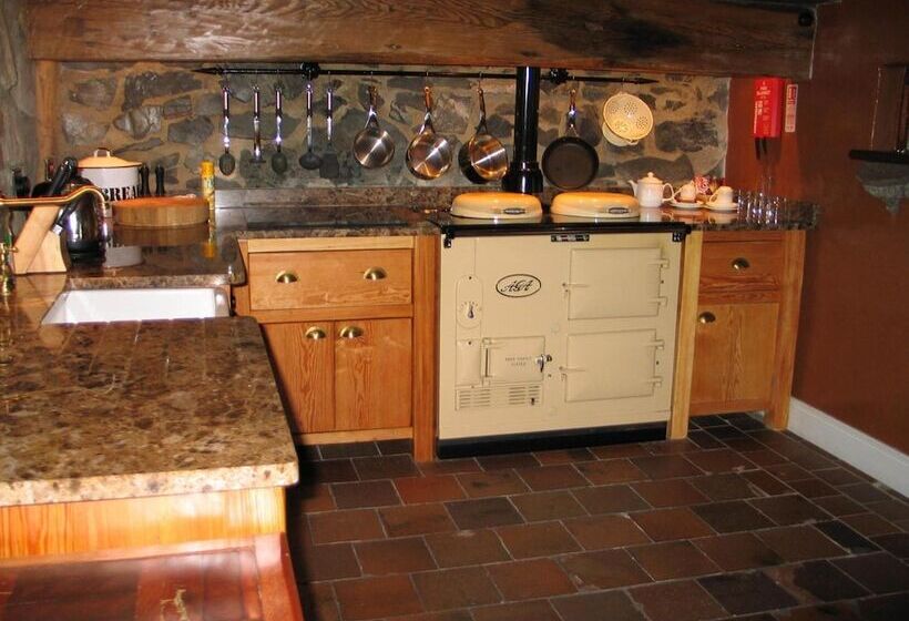 Отель Clenaghans