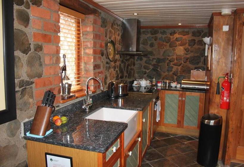 Отель Clenaghans